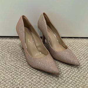 Kenneth Cole Romi Sparkle Pump Size 9